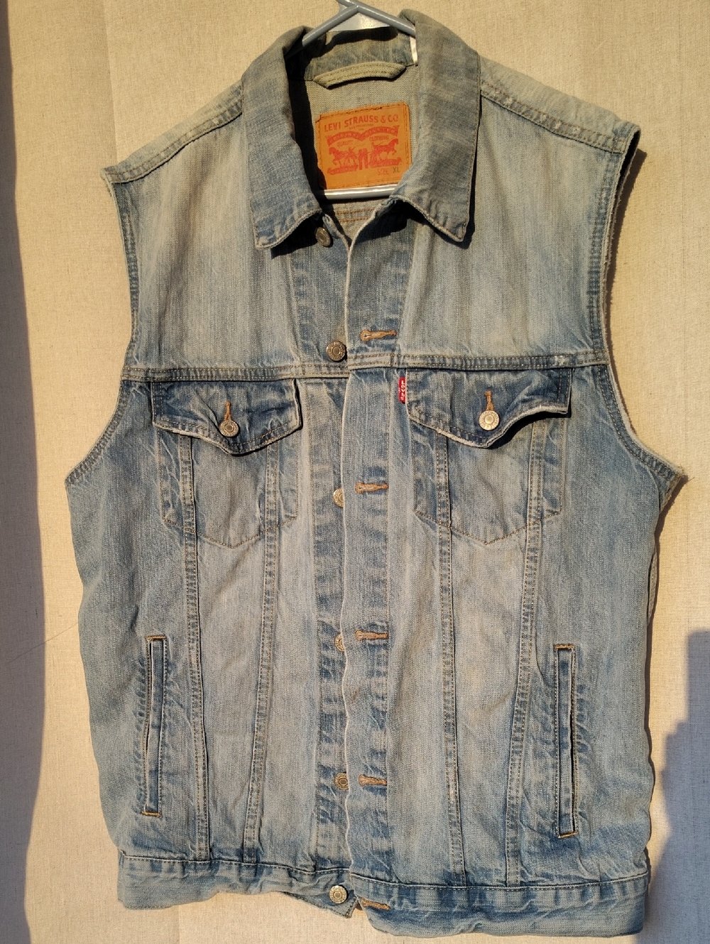 Levi's Light Blue Denim Trucker Vest Men's XL - Picture 4 of 10